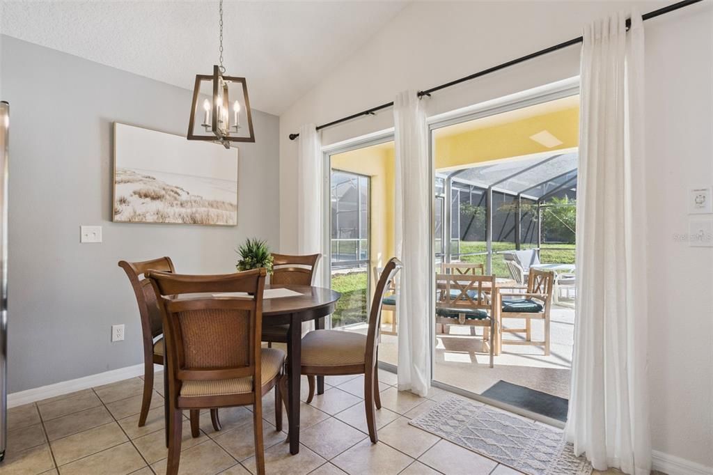 Под контрактом: $465,000 (5 спален, 4 ванн, 2286 Квадратных фут)