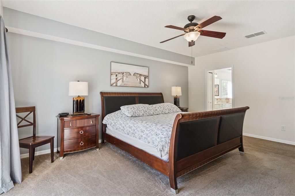 Под контрактом: $465,000 (5 спален, 4 ванн, 2286 Квадратных фут)