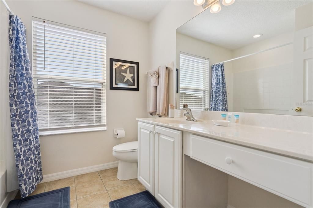 Под контрактом: $465,000 (5 спален, 4 ванн, 2286 Квадратных фут)