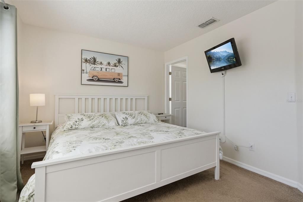 Под контрактом: $465,000 (5 спален, 4 ванн, 2286 Квадратных фут)