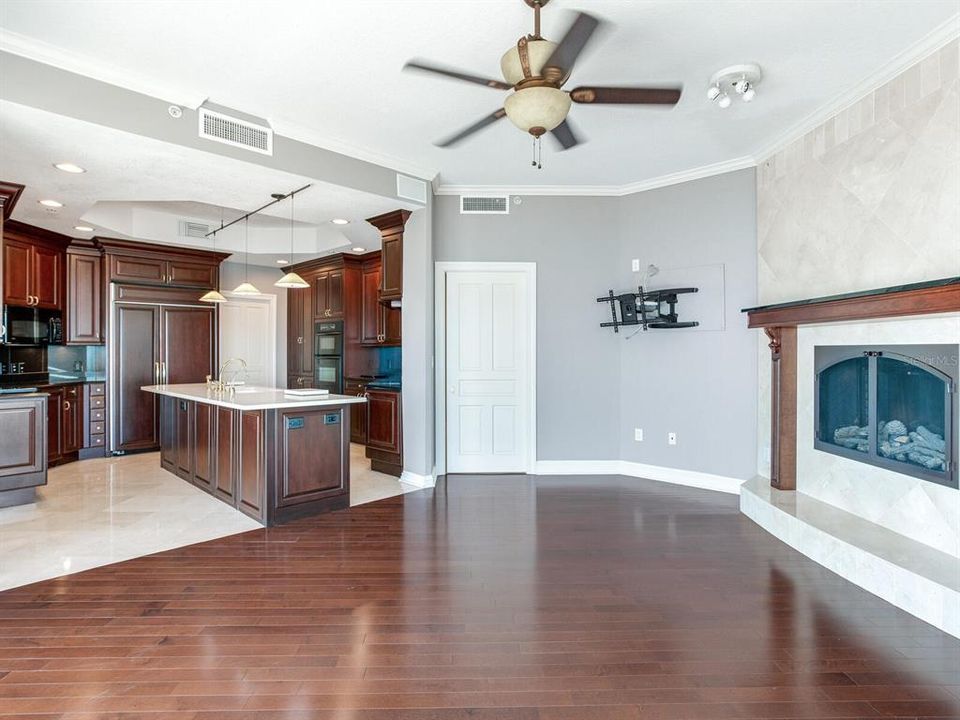 For Rent: $10,800 (3 beds, 3 baths, 3287 Square Feet)