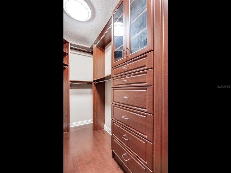 For Rent: $10,800 (3 beds, 3 baths, 3287 Square Feet)