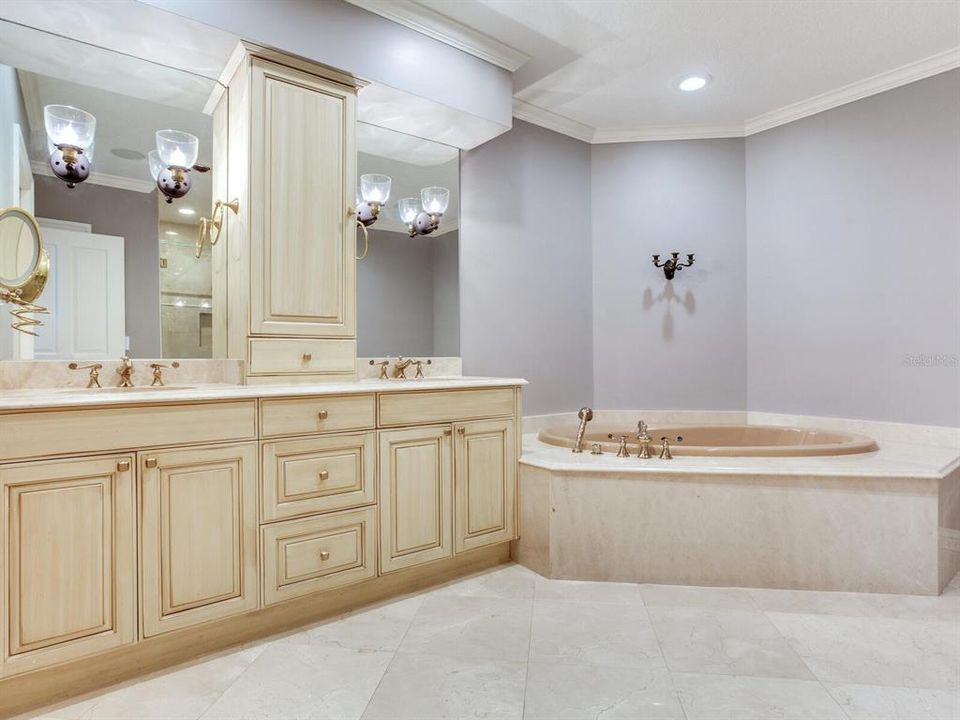 For Rent: $10,800 (3 beds, 3 baths, 3287 Square Feet)