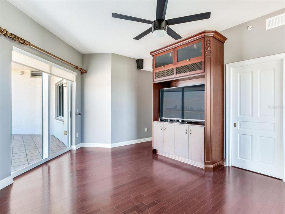 For Rent: $10,800 (3 beds, 3 baths, 3287 Square Feet)