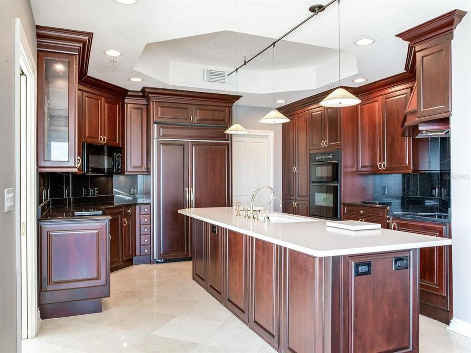 For Rent: $10,800 (3 beds, 3 baths, 3287 Square Feet)