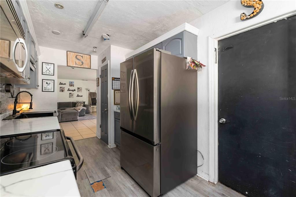 Под контрактом: $314,900 (3 спален, 2 ванн, 1553 Квадратных фут)