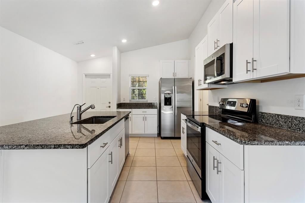 待售: $258,989 (3 贝兹, 2 浴室, 1270 平方英尺)