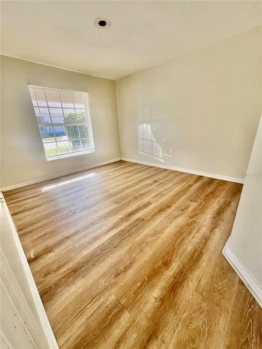 For Sale: $169,900 (3 beds, 2 baths, 1212 Square Feet)