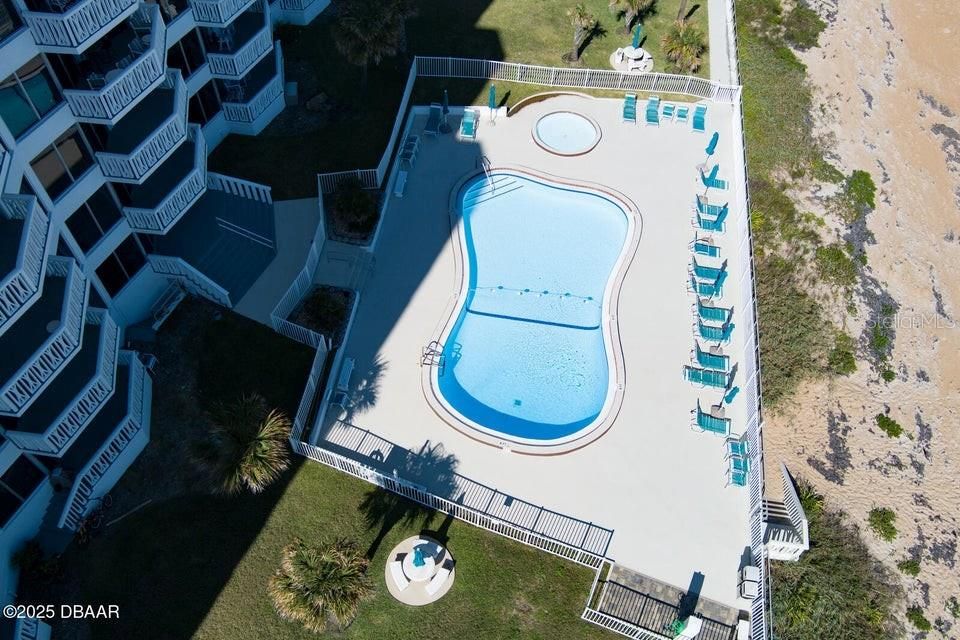 For Sale: $469,900 (2 beds, 2 baths, 1025 Square Feet)