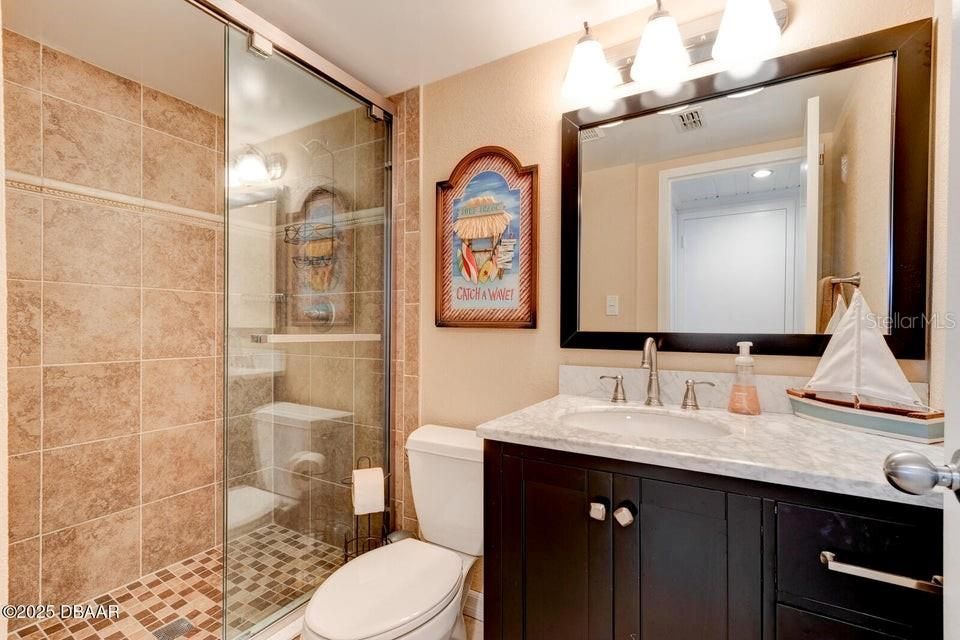 For Sale: $469,900 (2 beds, 2 baths, 1025 Square Feet)