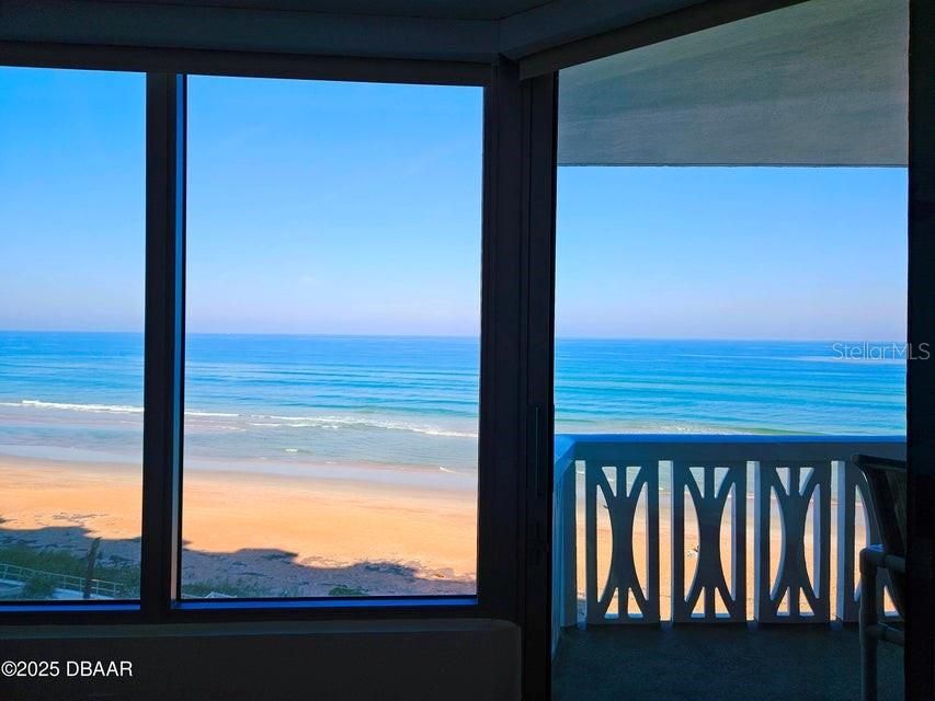 For Sale: $469,900 (2 beds, 2 baths, 1025 Square Feet)