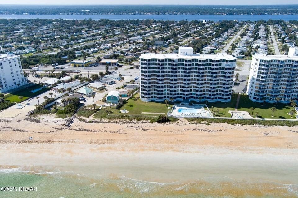 For Sale: $469,900 (2 beds, 2 baths, 1025 Square Feet)