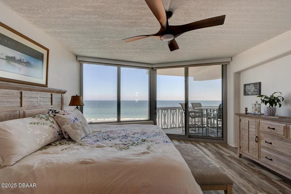 For Sale: $469,900 (2 beds, 2 baths, 1025 Square Feet)