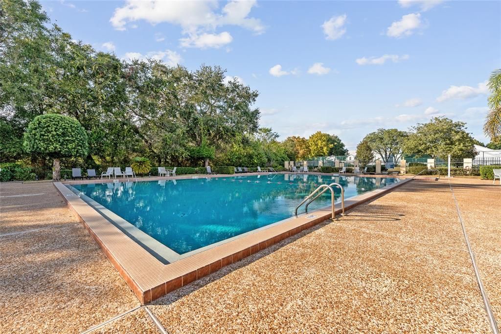 For Sale: $172,500 (1 beds, 1 baths, 923 Square Feet)