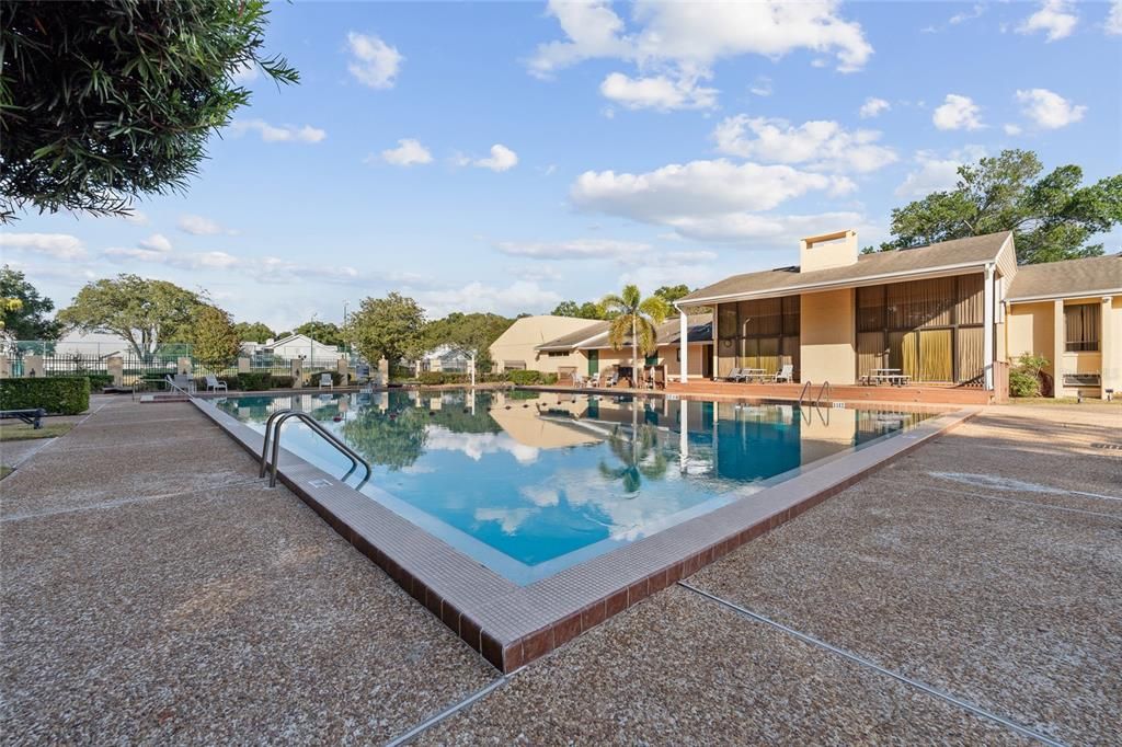 For Sale: $172,500 (1 beds, 1 baths, 923 Square Feet)