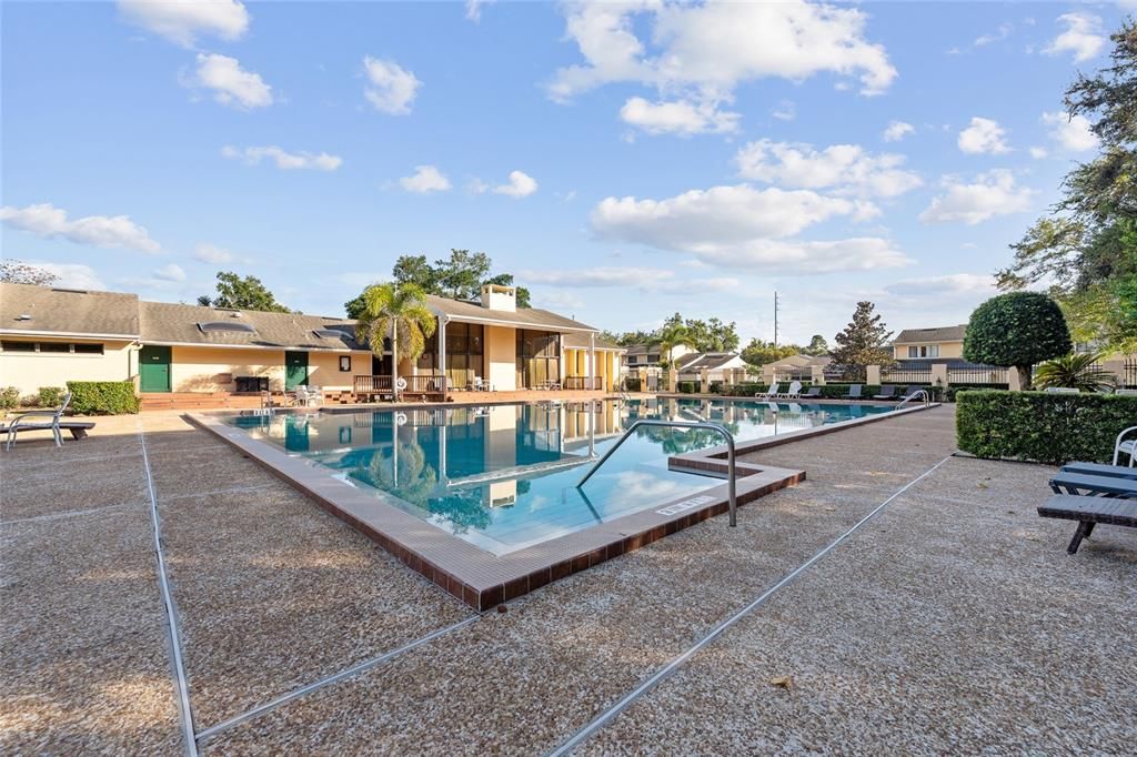 For Sale: $172,500 (1 beds, 1 baths, 923 Square Feet)