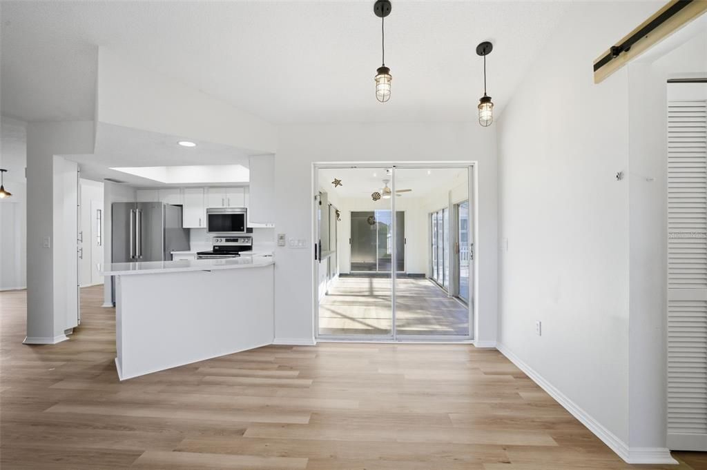 На продажу: $319,000 (3 спален, 2 ванн, 1735 Квадратных фут)