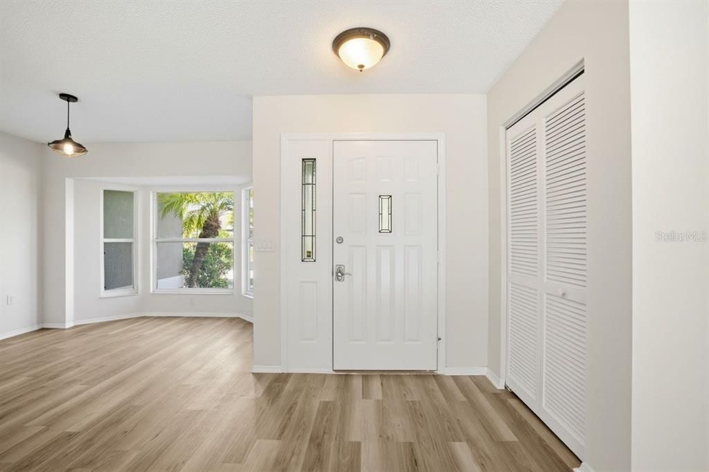 На продажу: $319,000 (3 спален, 2 ванн, 1735 Квадратных фут)