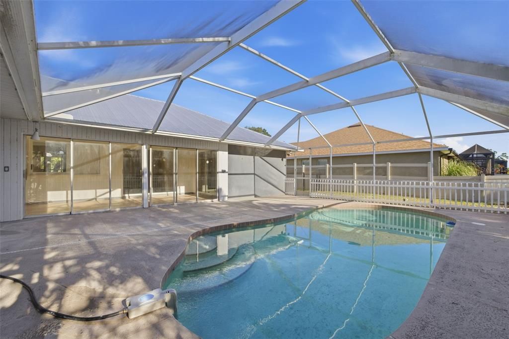 На продажу: $319,000 (3 спален, 2 ванн, 1735 Квадратных фут)