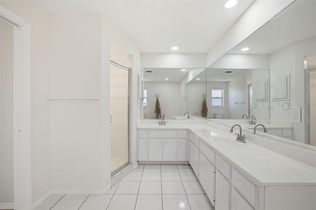 На продажу: $319,000 (3 спален, 2 ванн, 1735 Квадратных фут)