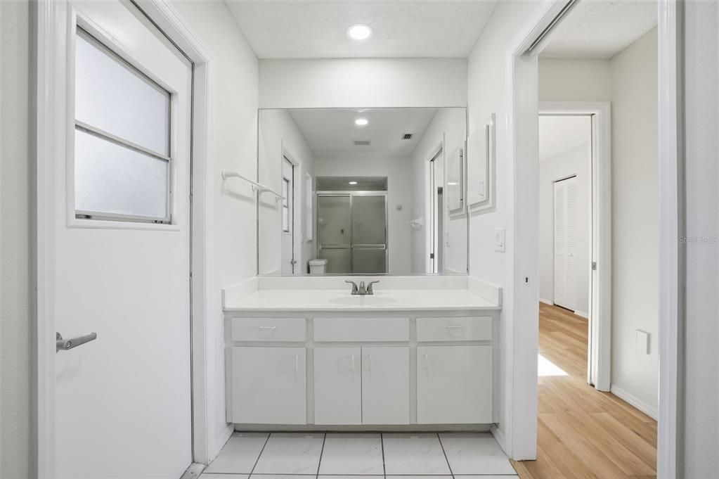 На продажу: $319,000 (3 спален, 2 ванн, 1735 Квадратных фут)