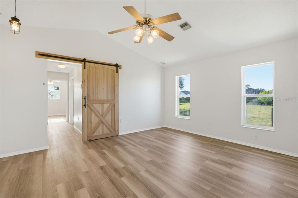 На продажу: $319,000 (3 спален, 2 ванн, 1735 Квадратных фут)