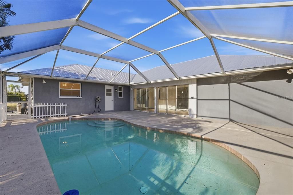 На продажу: $319,000 (3 спален, 2 ванн, 1735 Квадратных фут)