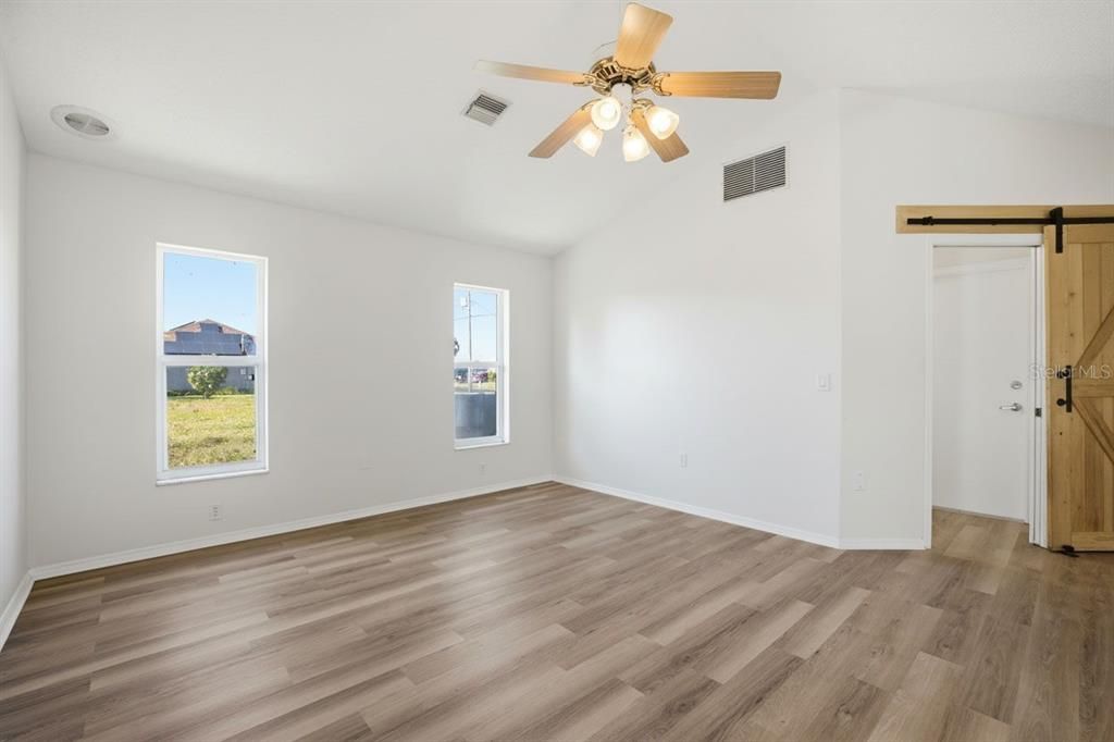 На продажу: $319,000 (3 спален, 2 ванн, 1735 Квадратных фут)