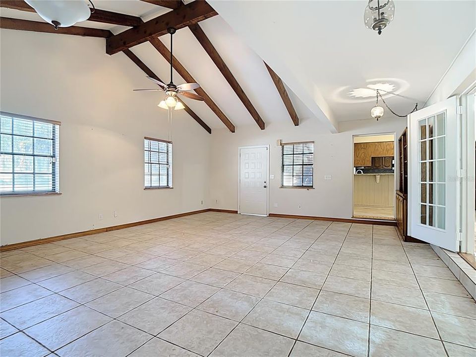 待售: $595,000 (4 贝兹, 2 浴室, 3336 平方英尺)