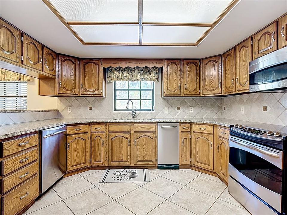 待售: $595,000 (4 贝兹, 2 浴室, 3336 平方英尺)