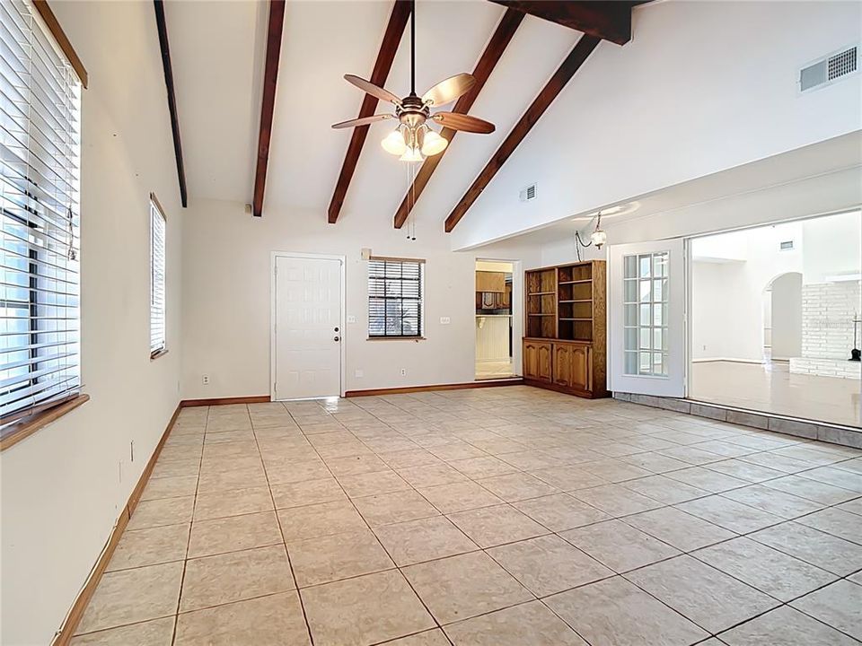 待售: $595,000 (4 贝兹, 2 浴室, 3336 平方英尺)