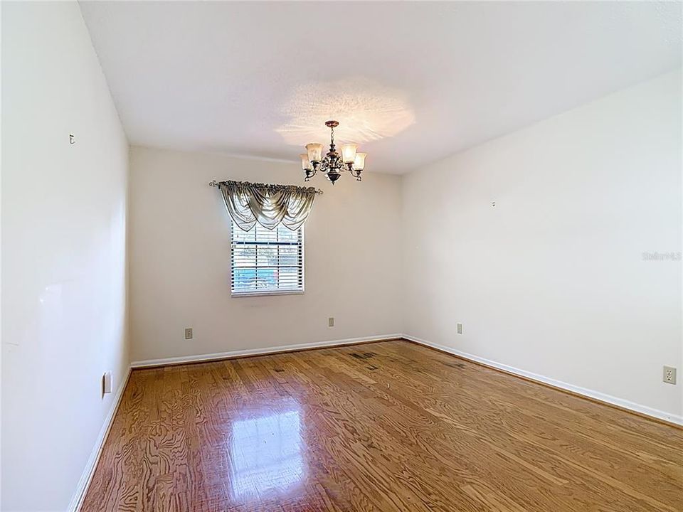 待售: $595,000 (4 贝兹, 2 浴室, 3336 平方英尺)