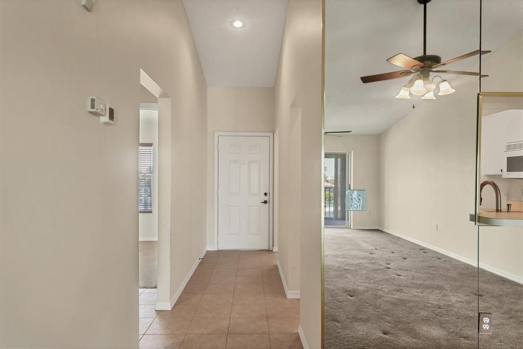 待售: $249,000 (2 贝兹, 2 浴室, 1106 平方英尺)