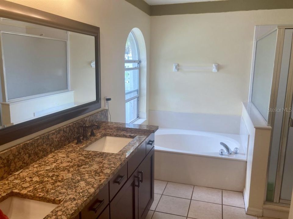 For Sale: $475,000 (3 beds, 2 baths, 1846 Square Feet)