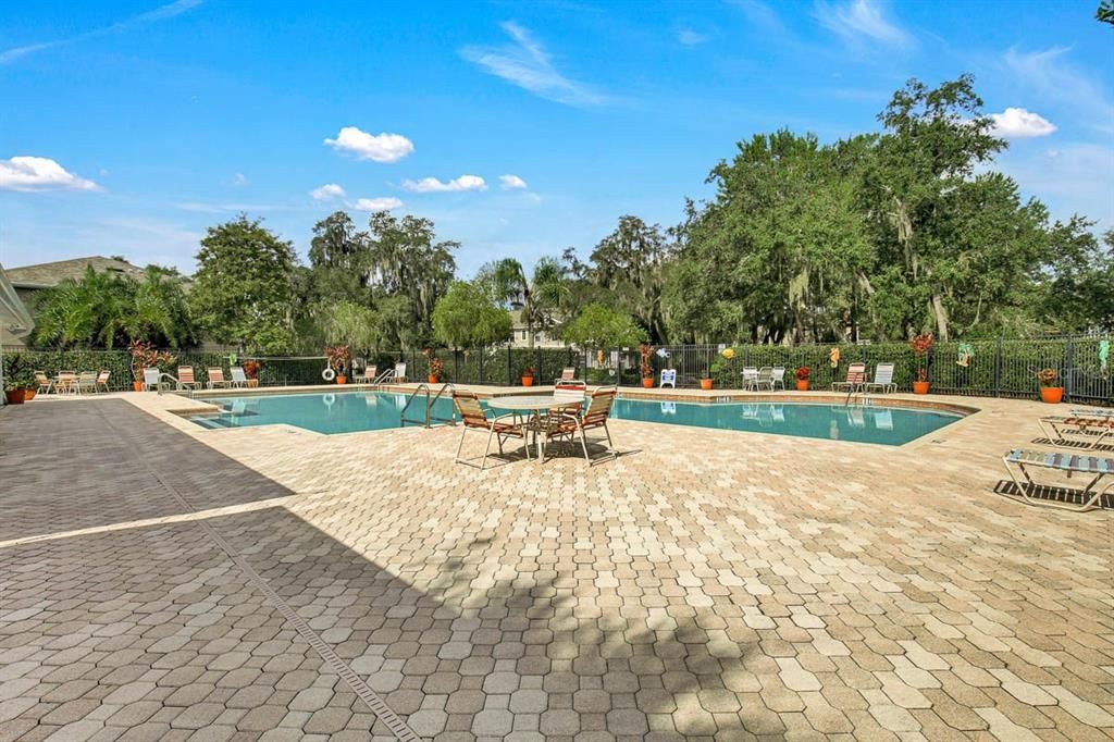 For Rent: $2,100 (3 beds, 2 baths, 1596 Square Feet)