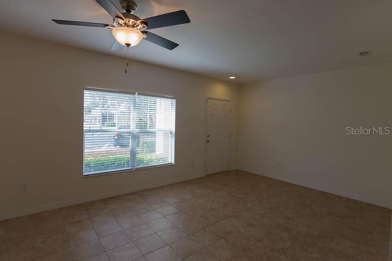 For Rent: $2,100 (3 beds, 2 baths, 1596 Square Feet)