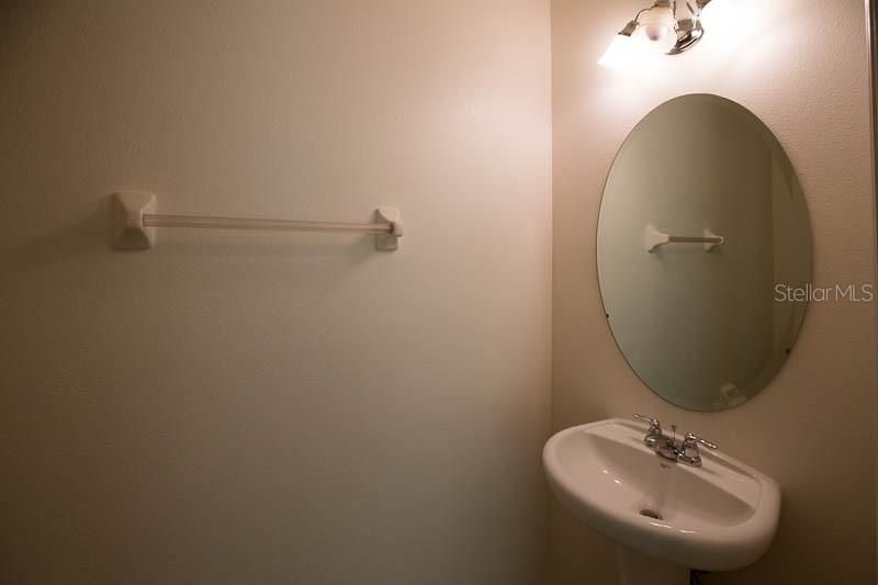 For Rent: $2,100 (3 beds, 2 baths, 1596 Square Feet)