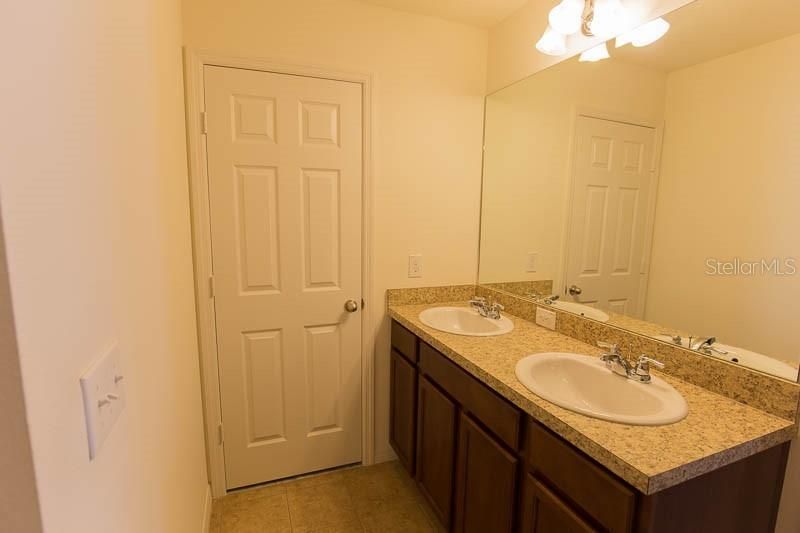 For Rent: $2,100 (3 beds, 2 baths, 1596 Square Feet)