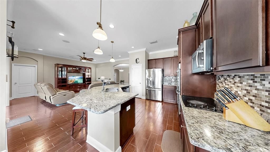 待售: $549,900 (4 贝兹, 3 浴室, 3468 平方英尺)