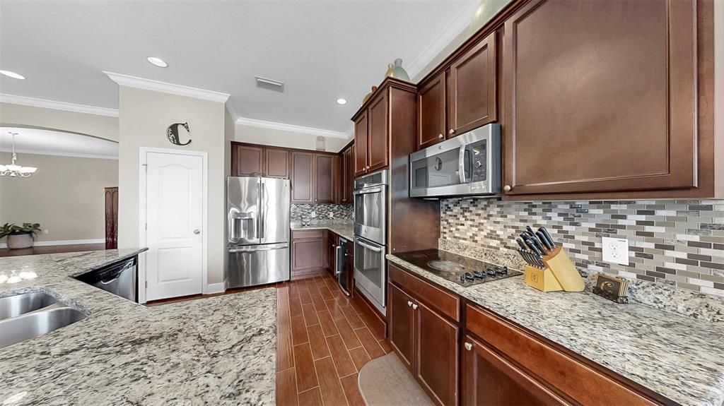 待售: $549,900 (4 贝兹, 3 浴室, 3468 平方英尺)