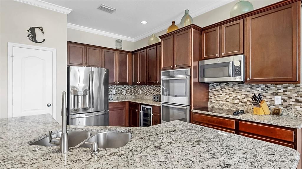 待售: $549,900 (4 贝兹, 3 浴室, 3468 平方英尺)