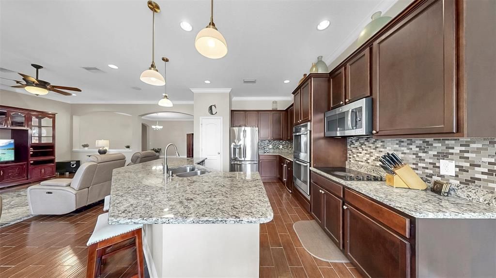 待售: $549,900 (4 贝兹, 3 浴室, 3468 平方英尺)