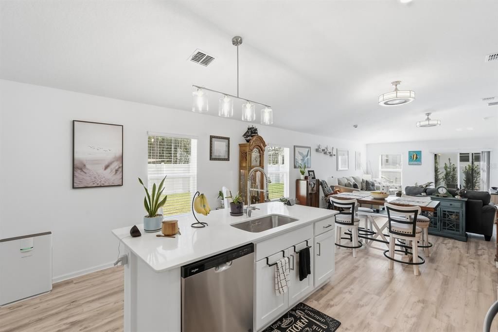 待售: $345,000 (3 贝兹, 2 浴室, 1655 平方英尺)