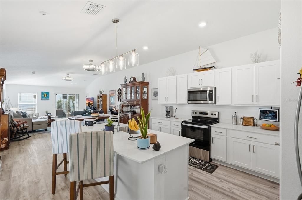 待售: $345,000 (3 贝兹, 2 浴室, 1655 平方英尺)