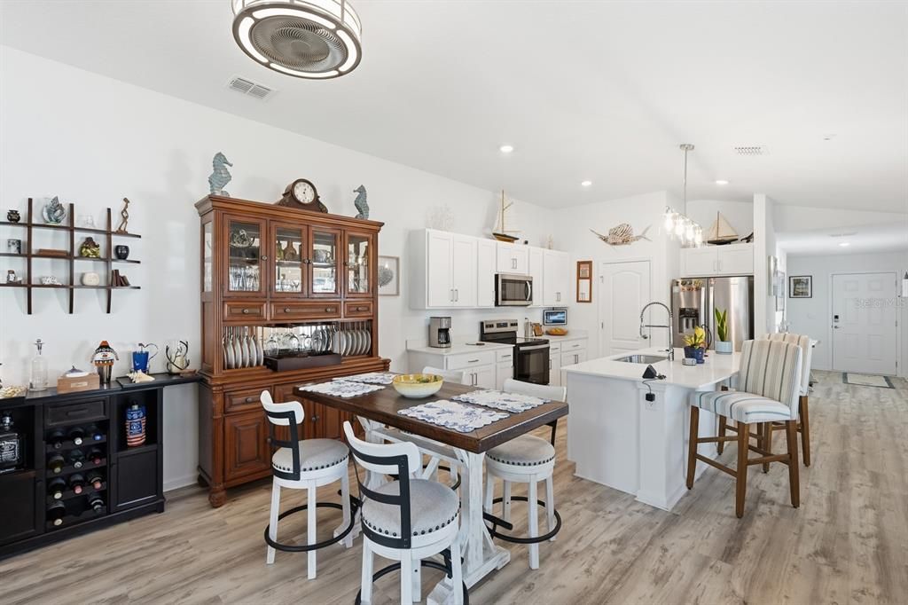 待售: $345,000 (3 贝兹, 2 浴室, 1655 平方英尺)