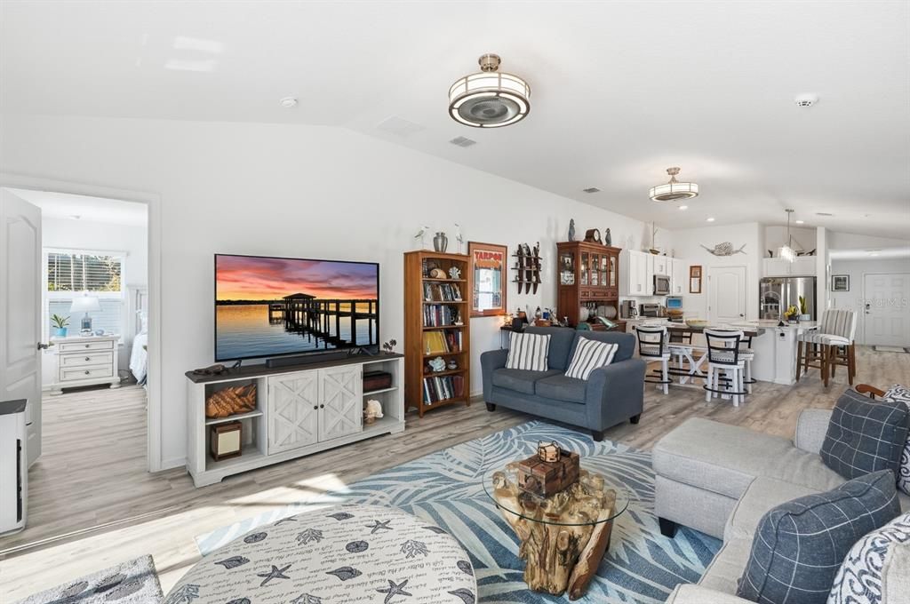 待售: $345,000 (3 贝兹, 2 浴室, 1655 平方英尺)