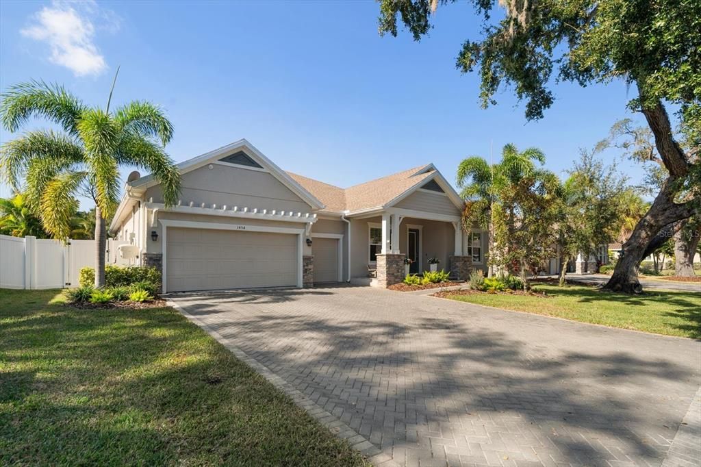 Active With Contract: $1,500,000 (4 beds, 4 baths, 3624 Square Feet)