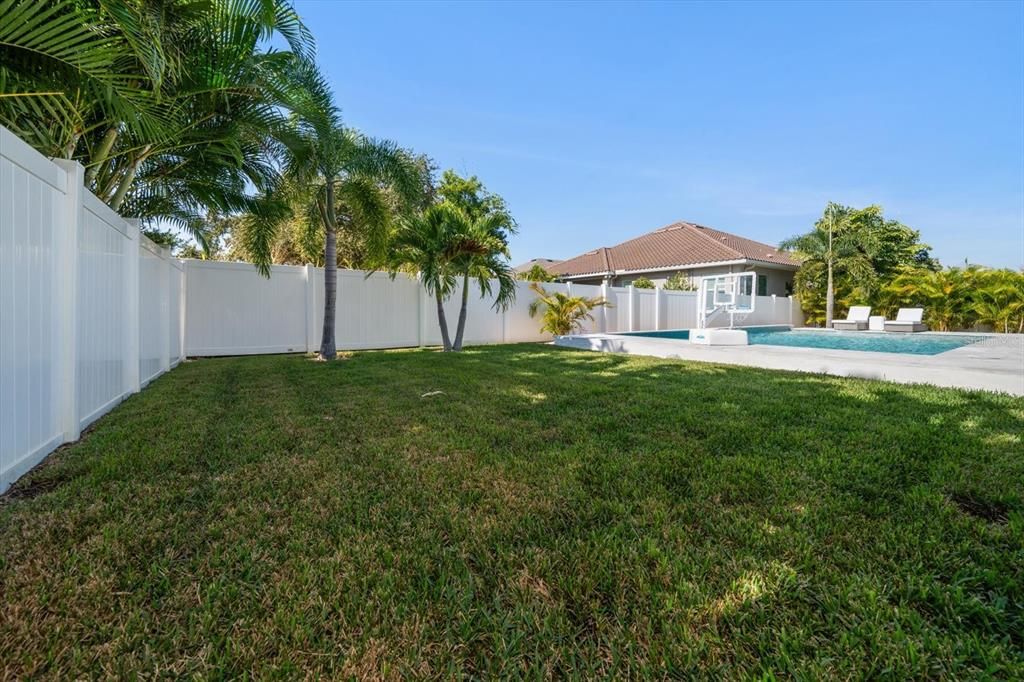 Active With Contract: $1,500,000 (4 beds, 4 baths, 3624 Square Feet)