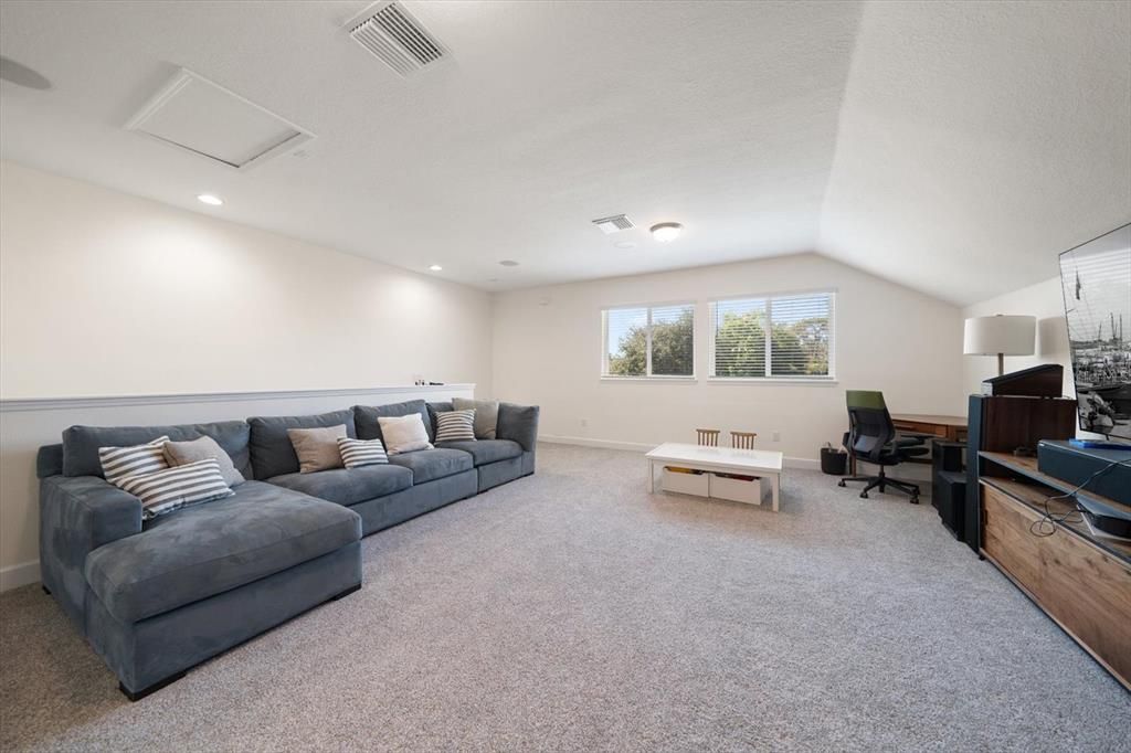 Active With Contract: $1,500,000 (4 beds, 4 baths, 3624 Square Feet)