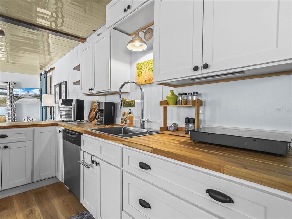 待售: $119,200 (2 贝兹, 1 浴室, 720 平方英尺)